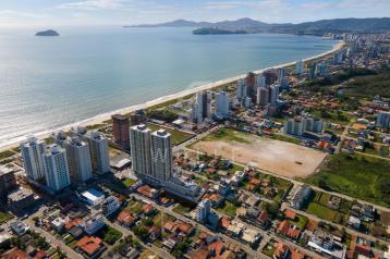 JD1767 - Apartamento a 250 metros do mar no Itacolomi 