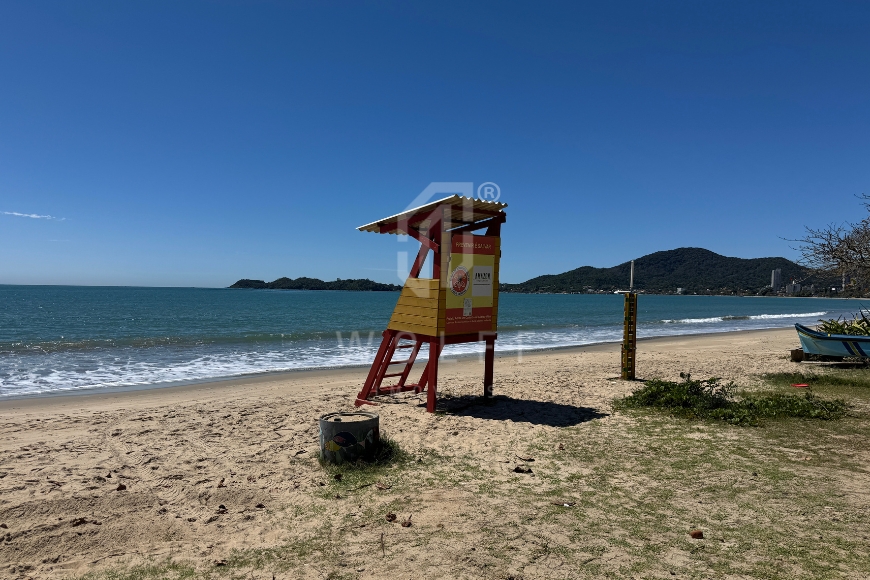 JD1011 - Apartamentos Pé na Areia na Praia de Armação