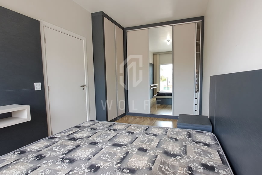 JD1040 - Sobrado Triplex com Piscina 