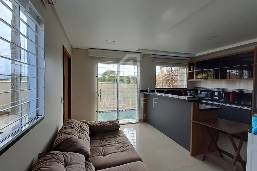 JD1040 - Sobrado Triplex com Piscina 