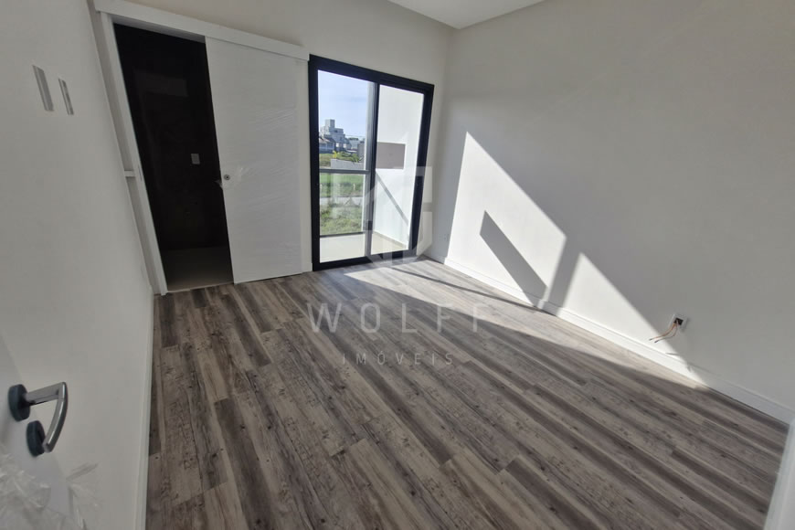 JD1048 - Sobrado Geminado com Ótimo Padrão de Acabamento