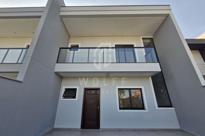 JD1048 - Sobrado Geminado com Ótimo Padrão de Acabamento