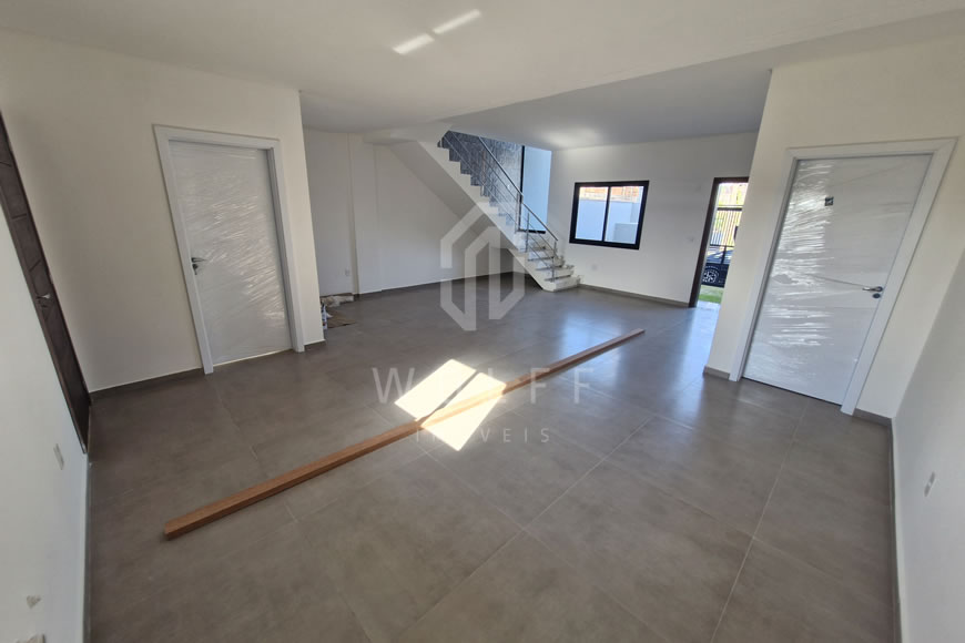 JD1048 - Sobrado Geminado com Ótimo Padrão de Acabamento