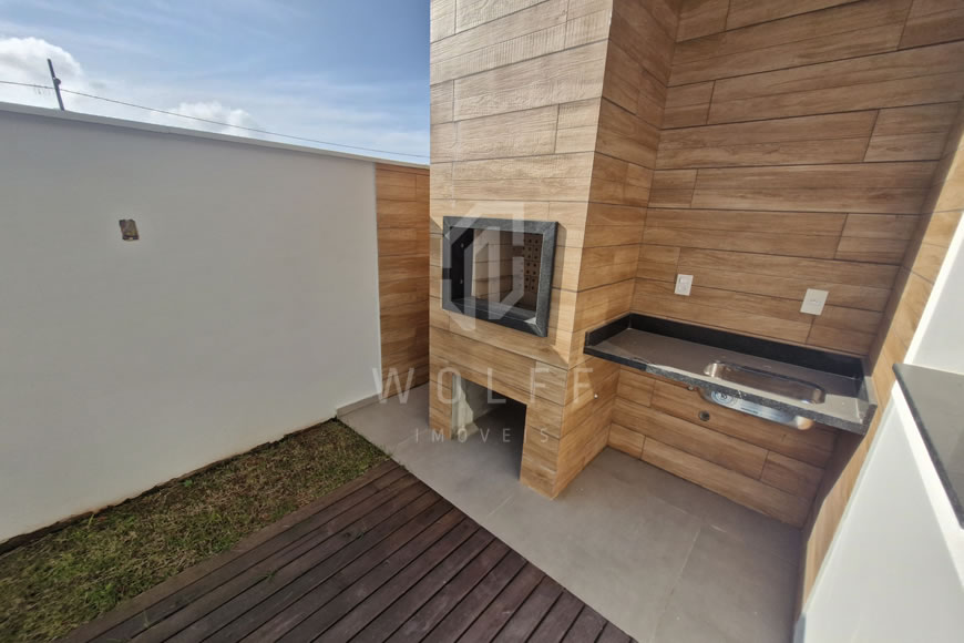 JD1048 - Sobrado Geminado com Ótimo Padrão de Acabamento