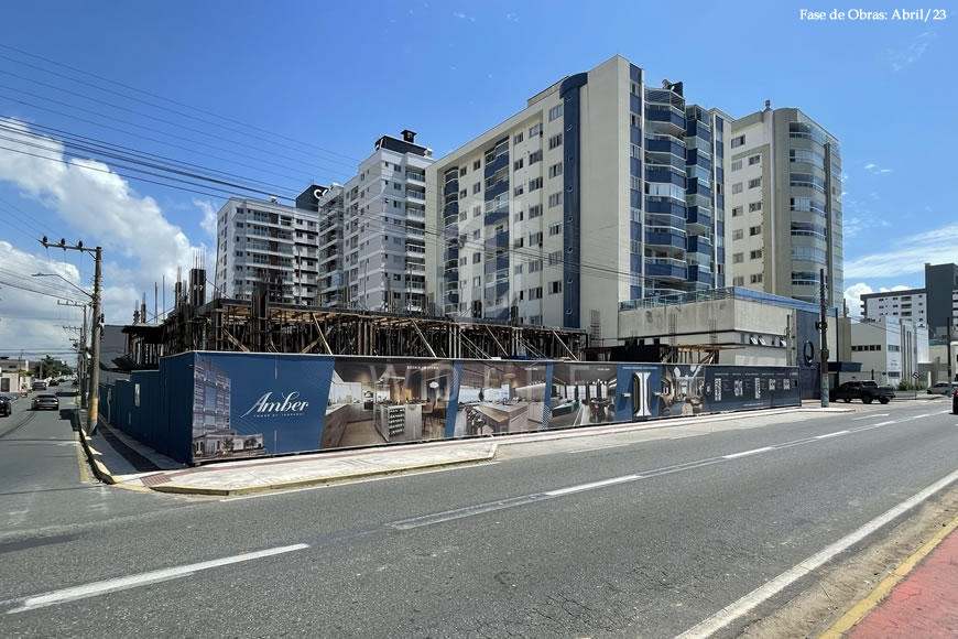 JD1059 - Apartamento com Ótima Localização - Frente Mar