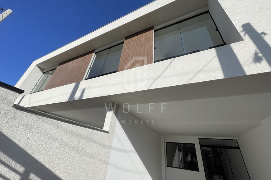 JD1143 - Sobrado com Fachada Moderna