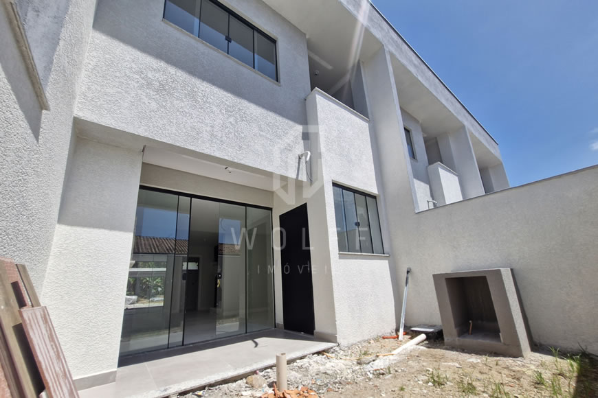 JD1154 - Genebra - Sobrado Geminado com Área de Fundos