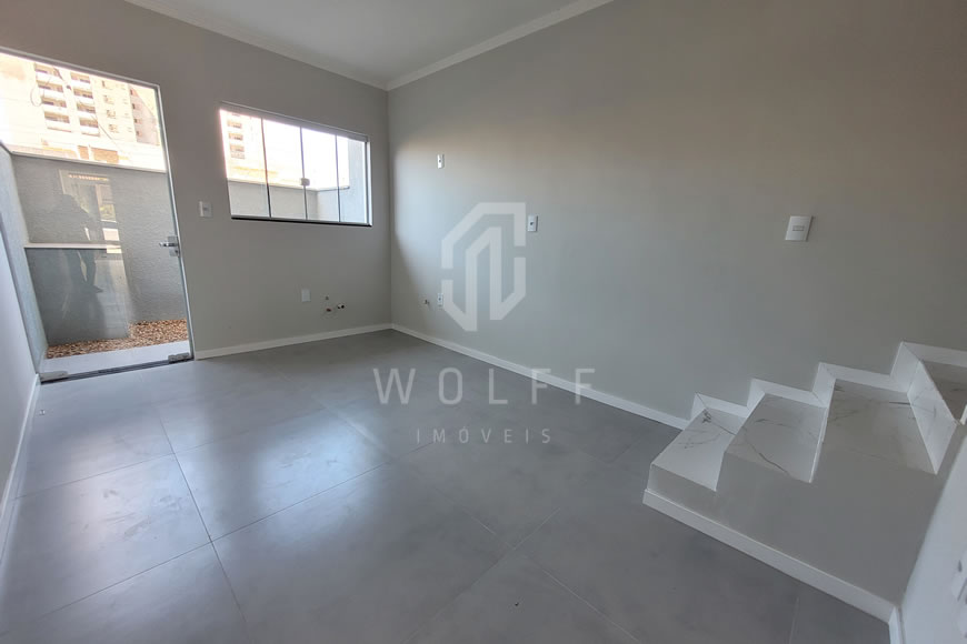 JD1175 - Sobrado Geminado com Ótimo Padrão de Acabamento
