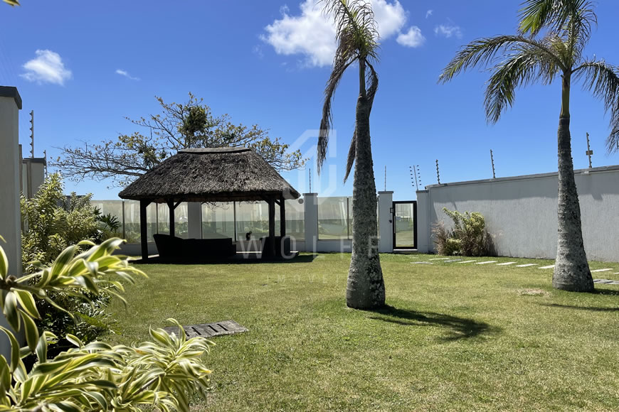 JD1192 - Cobertura Duplex Mobiliada Pé na Areia