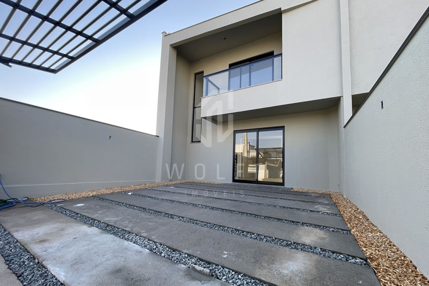 JD1212 - Sobrado Geminado com Piscina