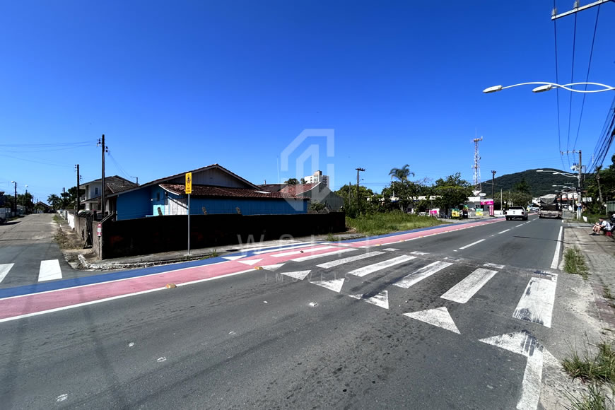 JD1240 - Terreno de 260m² a 300m da Praia