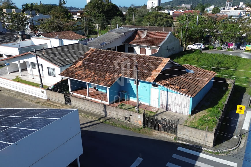 JD1240 - Terreno de 260m² a 300m da Praia