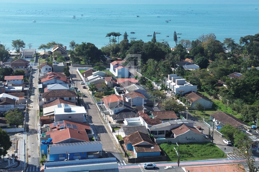 JD1240 - Terreno de 260m² a 300m da Praia