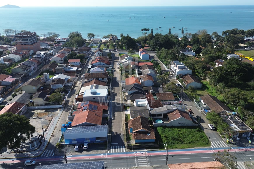 JD1240 - Terreno de 260m² a 300m da Praia
