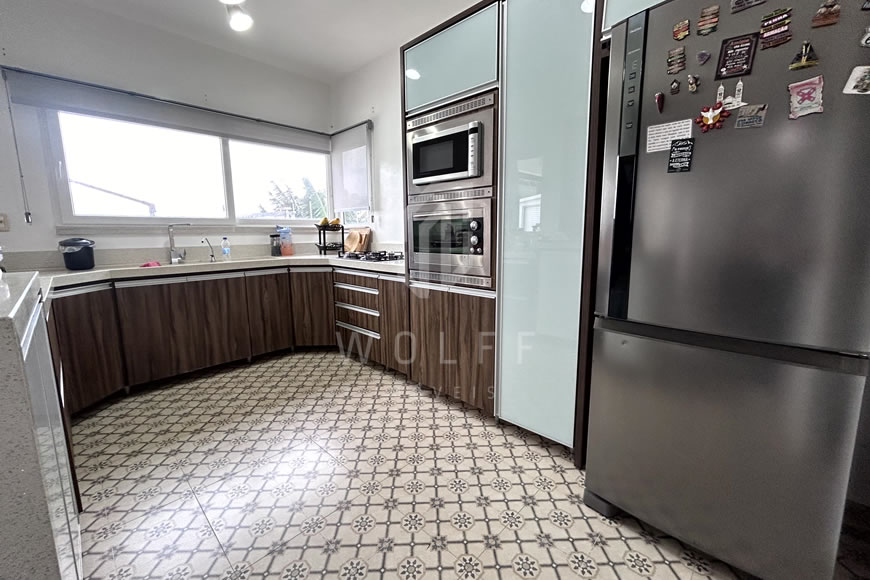 JD1242 - Sobrado Semi-mobiliado com Linda Vista Mar