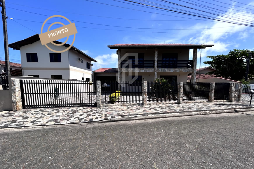 JD1248 - Casa semi-mobiliada no Centro