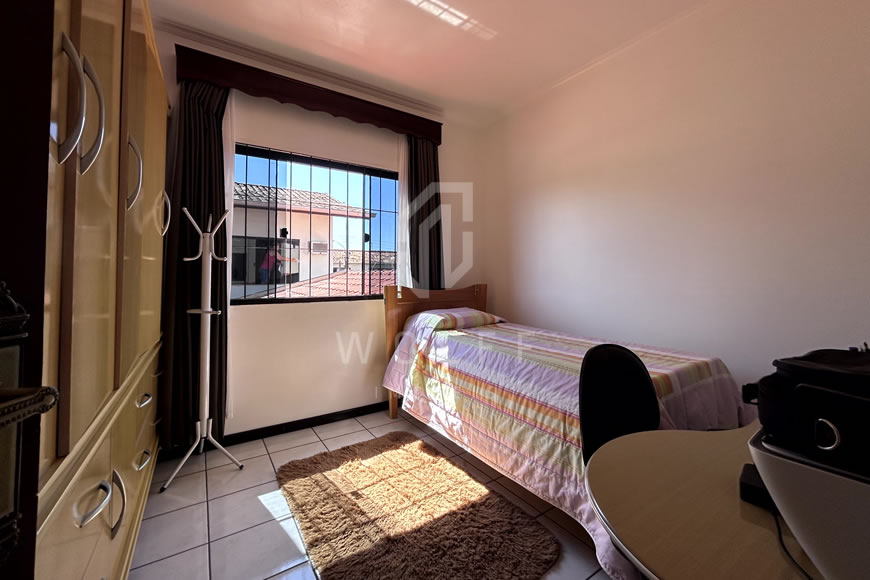 JD1248 - Casa semi-mobiliada no Centro