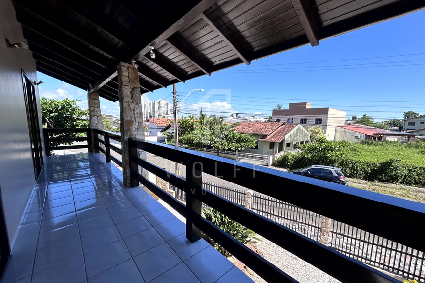 JD1248 - Casa semi-mobiliada no Centro