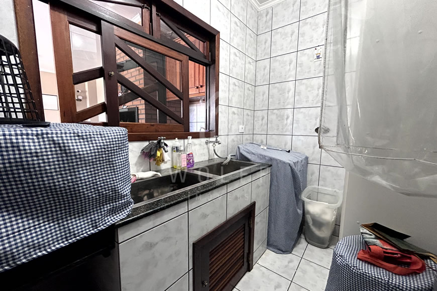 JD1248 - Casa semi-mobiliada no Centro