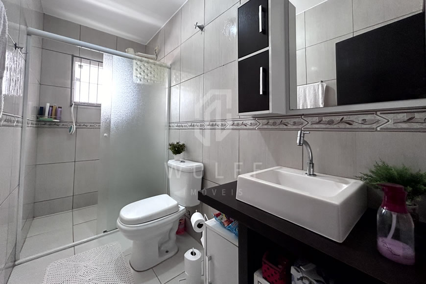 JD1257 - Casa Mobiliada com Área nos Fundos