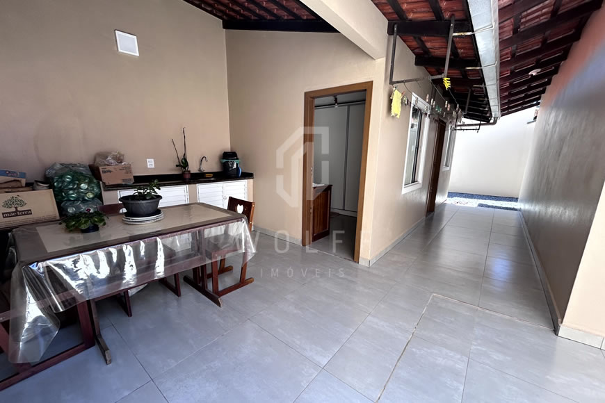 JD1257 - Casa Mobiliada com Área nos Fundos