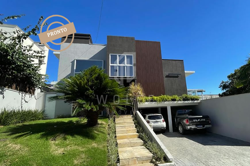 JD1265 - Sobrado com Piscina no Centro