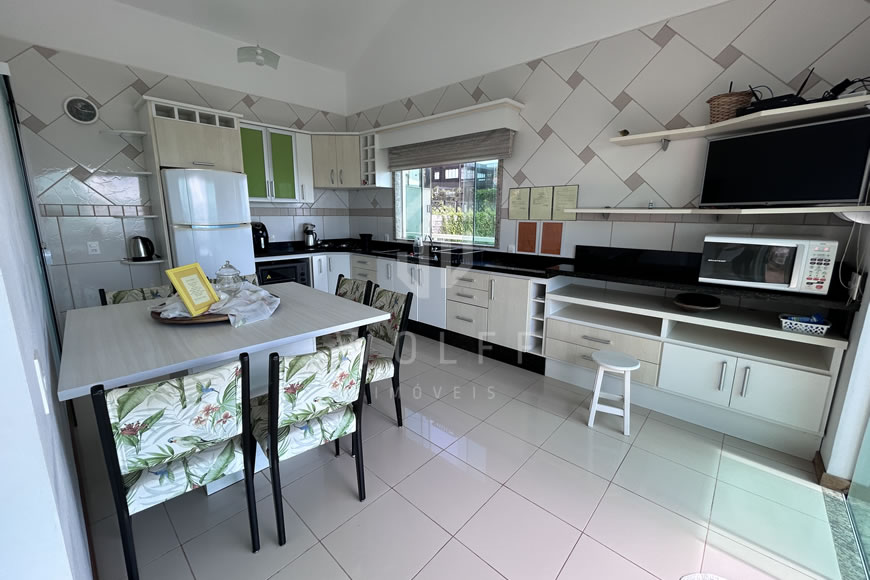 JD1288 - Sobrado Mobiliado Frente Mar