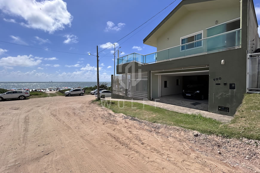 JD1288 - Sobrado Mobiliado Frente Mar