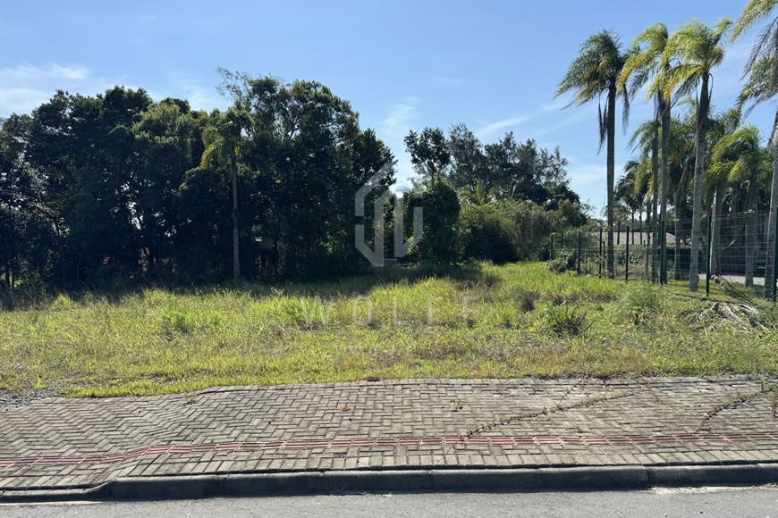 JD1312 - Terreno com 360m² em Balneário Piçarras/SC