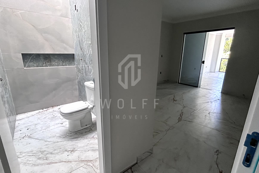 JD1329 - Sobrado Geminado com Piscina no Centro 