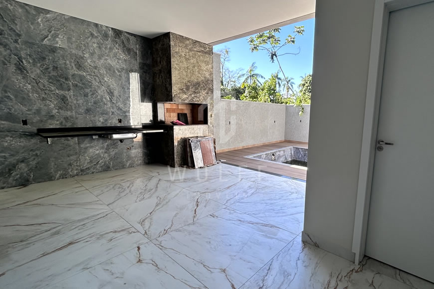 JD1329 - Sobrado Geminado com Piscina no Centro 