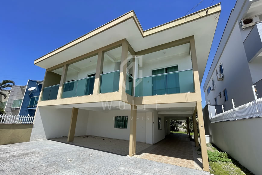 JD1331 - Sobrado a apenas 70m do mar  