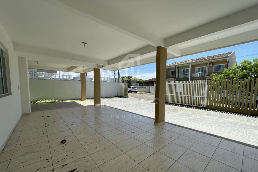 JD1331 - Sobrado a apenas 70m do mar  