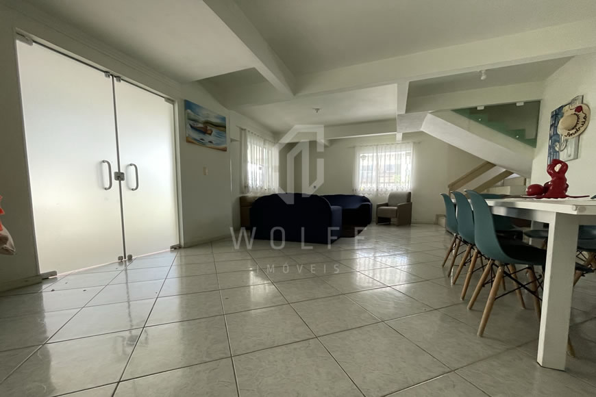 JD1331 - Sobrado a apenas 70m do mar  