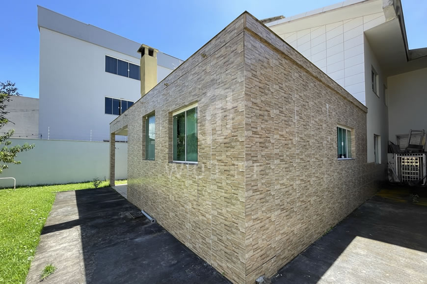 JD1331 - Sobrado a apenas 70m do mar  