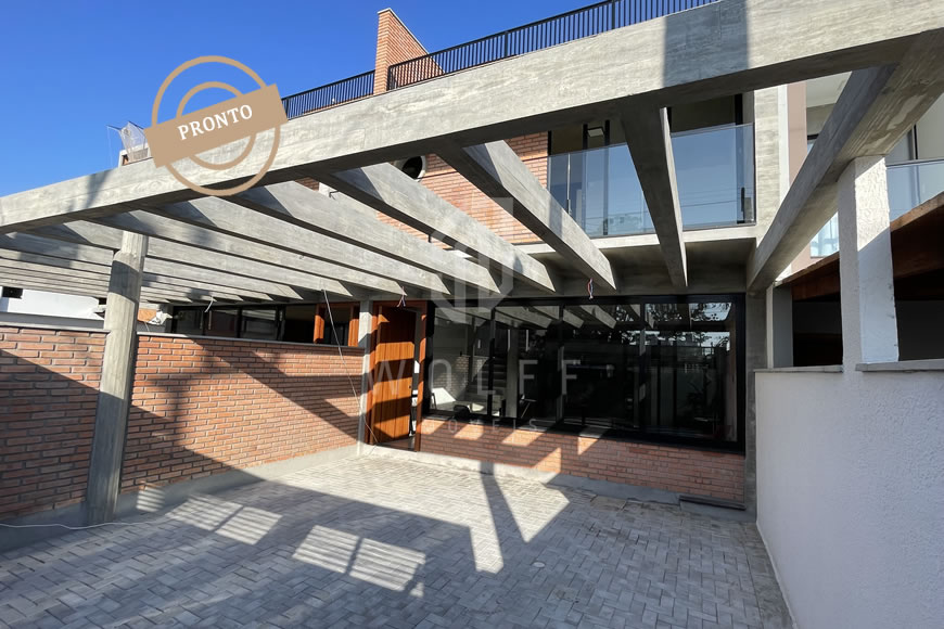 JD1342 - Sobrado Geminado com Excelente Espaço para festas 