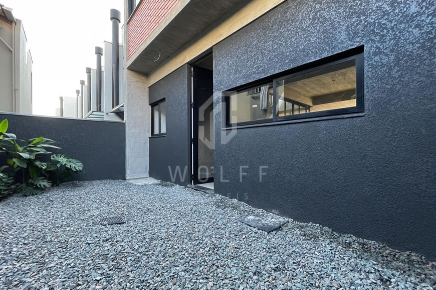 JD1342 - Sobrado Geminado com Excelente Espaço para festas 