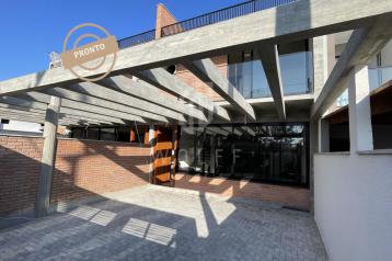 JD1342 - Sobrado Geminado com Excelente Espaço para festas 