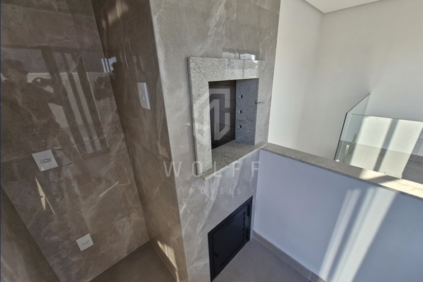 JD1347 -  Sobrado Triplex com Piscina  