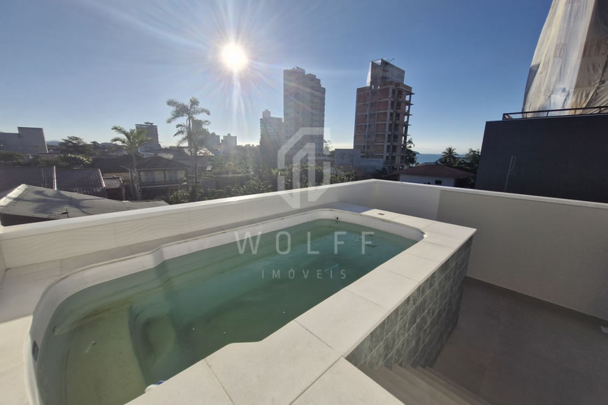 JD1347 -  Sobrado Triplex com Piscina  