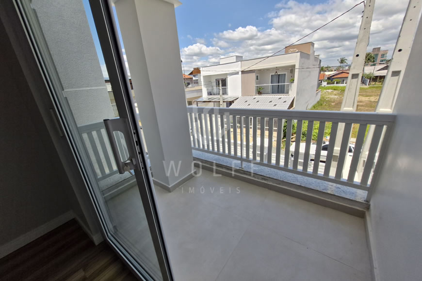 JD1387 - Sobrado Geminado a 200m da Praia em Itajuba 