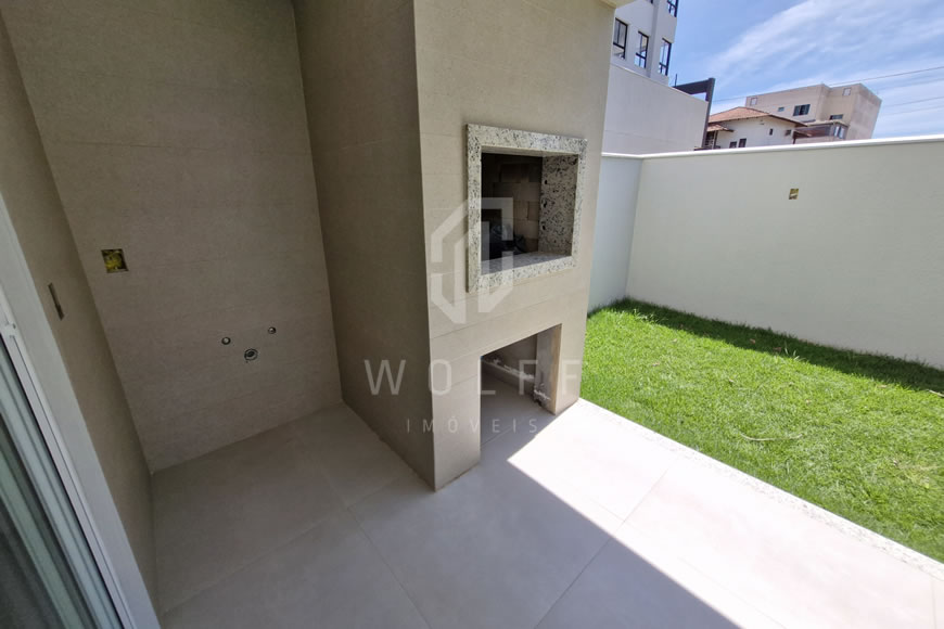 JD1387 - Sobrado Geminado a 200m da Praia em Itajuba 