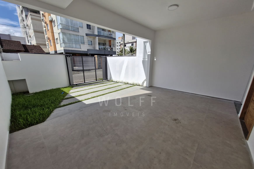 JD1391 - Sobrado Geminado a 350m da Praia