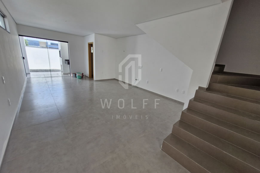 JD1391 - Sobrado Geminado a 350m da Praia