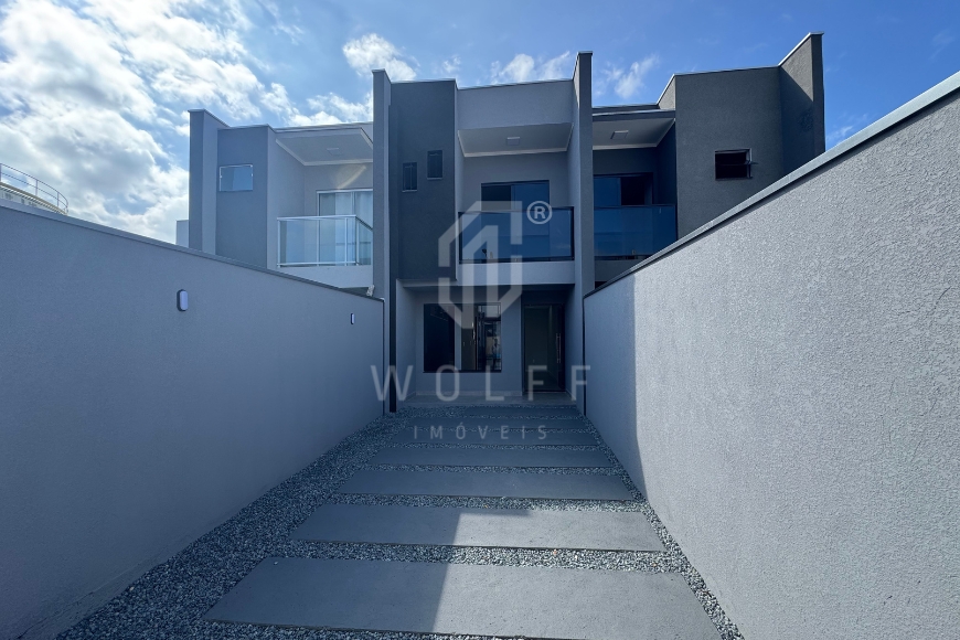 JD1401 - Sobrado Geminado com Ótimo Padrão de Acabamento