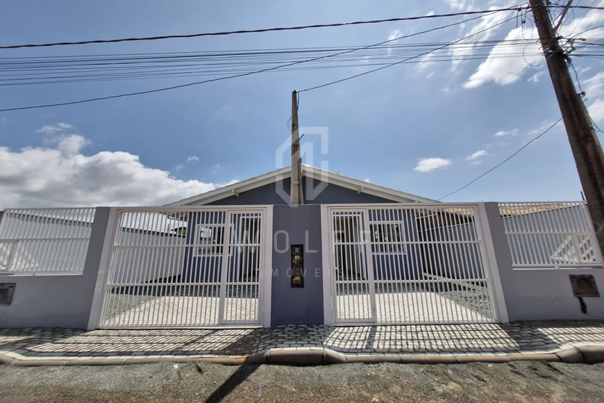 JD1402 - Casa Geminada com Espaço de Fundos