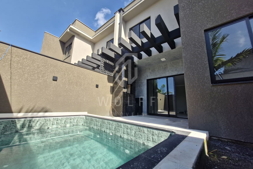 JD1426 - Sobrado Geminado com Piscina e Acabamento Impecável