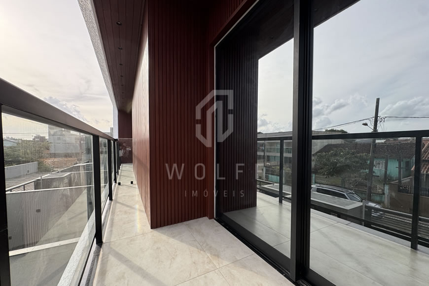 JD1426 - Sobrado Geminado com Piscina e Acabamento Impecável