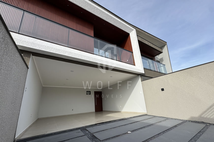 JD1426 - Sobrado Geminado com Piscina e Acabamento Impecável