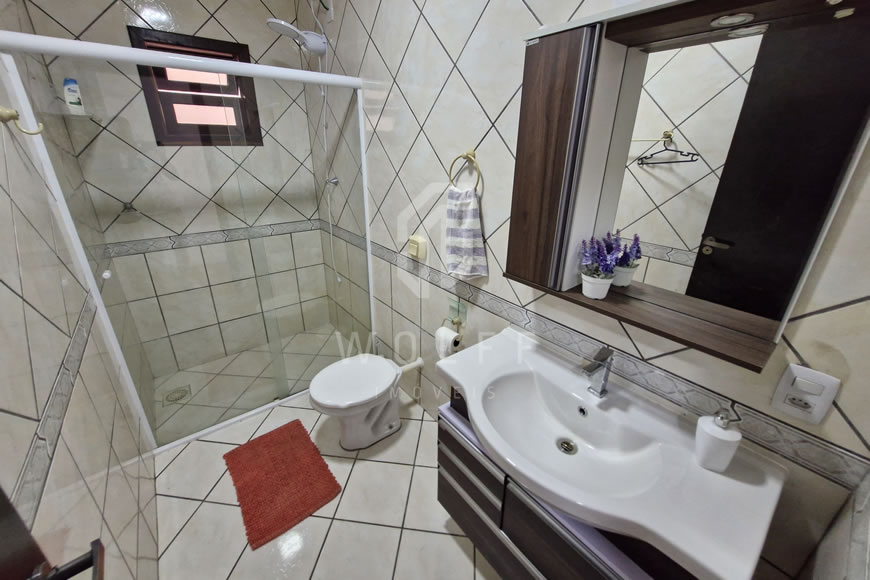 JD1430 - Casa Mobiliada com Amplo Espaço de Terreno